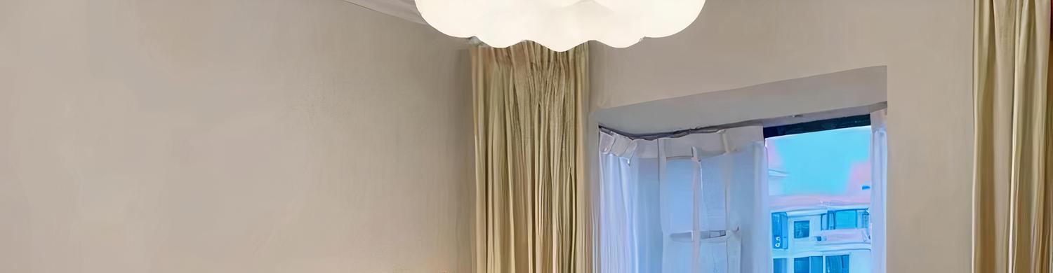 IIMG_08_2024_suspension_chambre_bebe_forme_nuage_couronne_02-image-2.jpg