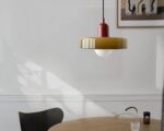 Suspension vintage chic et élégante en verre dans un intérieur