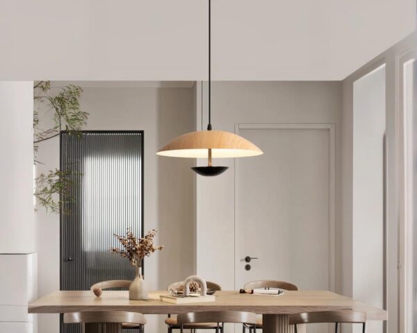 Suspension japonaise design et moderne allumée dans une salle à manger