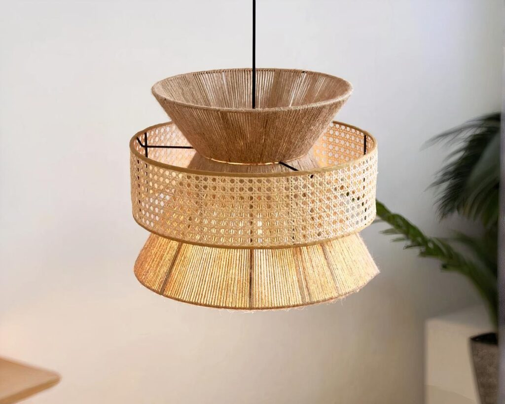Suspension naturelle chic et élégante en acier dans un intérieur