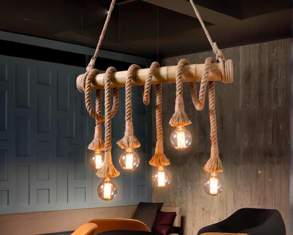 Suspension naturelle créative et originale en bois allumée dans un intérieur