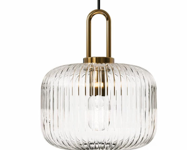 Suspension vintage moderne en pierre de verre. Le verre est de forme ovale et la partie métallique est dorée. L'ampoule à l'intérieur est éteinte.