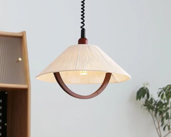 Suspension lin style rétro et extensible, de couleur beige, de style rétro, suspendue.