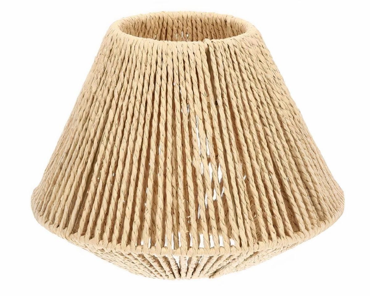 Abat jour suspension vintage et original au design naturel sur fond blanc.
