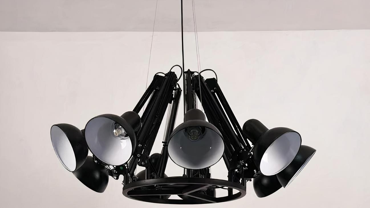 IMG_08_2024_suspension_araignee_noire_moderne_flexible_2-image-1.jpg