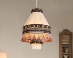 Suspension bohème vintage en tissu sur fond beige