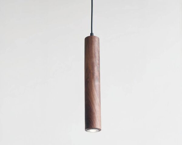 Suspension bois décorative de style moderne sur fond gris
