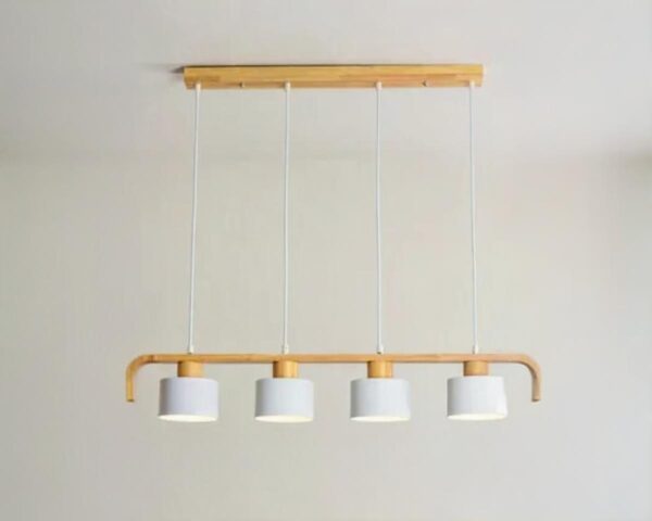 Suspension bois moderne à 4 têtes sur fond gris