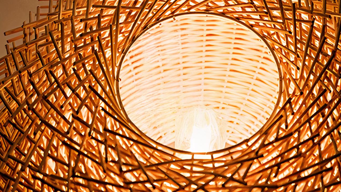 IMG_08_2024_suspension_bois_rotin_design_moderne_01-image-3.jpg