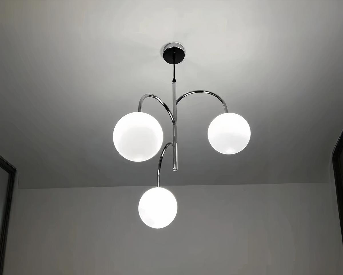 Suspension boule argentée décorative au style scandinave