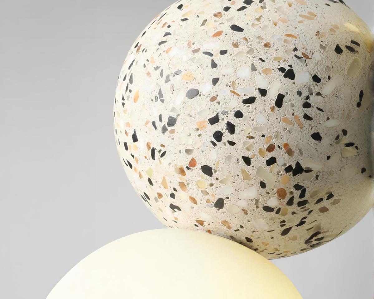 Suspension boule élégante et décorative en pierre de verre