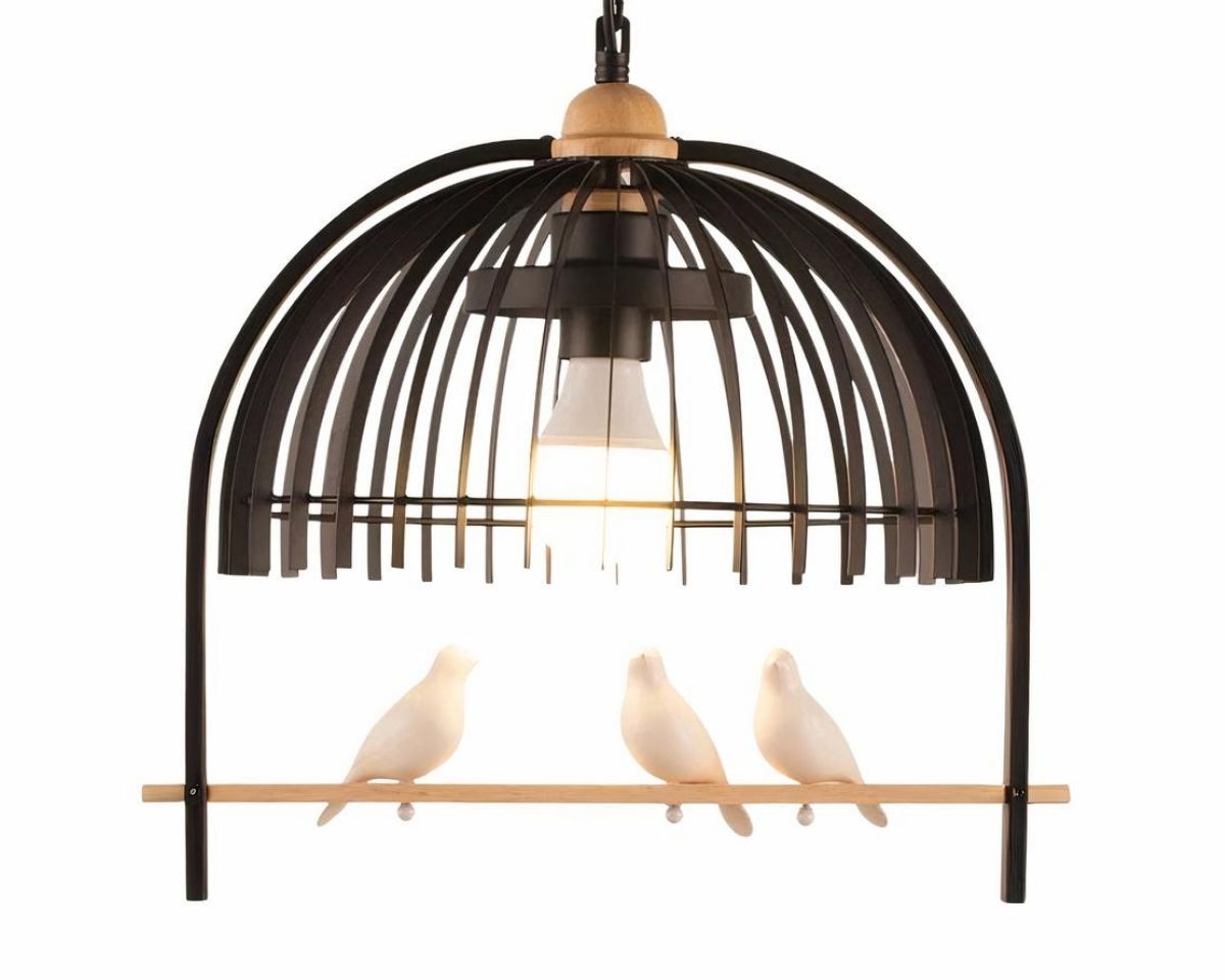 Suspension cage oiseau LED raffinée style nordique sur fond blanc.