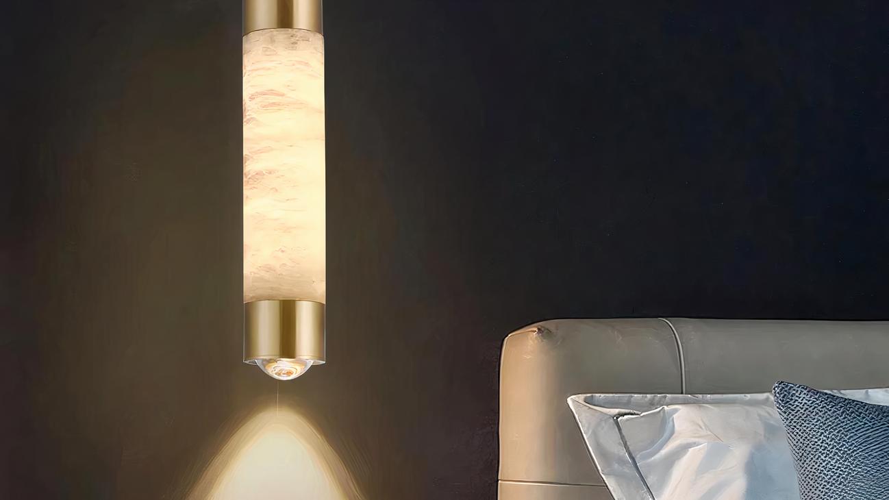 IMG_08_2024_suspension_chambre_doree_luxueuse_marbre_01-image-1.jpg