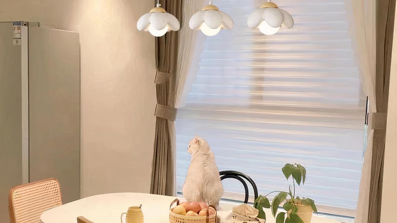 IMG_08_2024_suspension_chambre_enfant_fleur_lumineuse_06-image-3.jpg