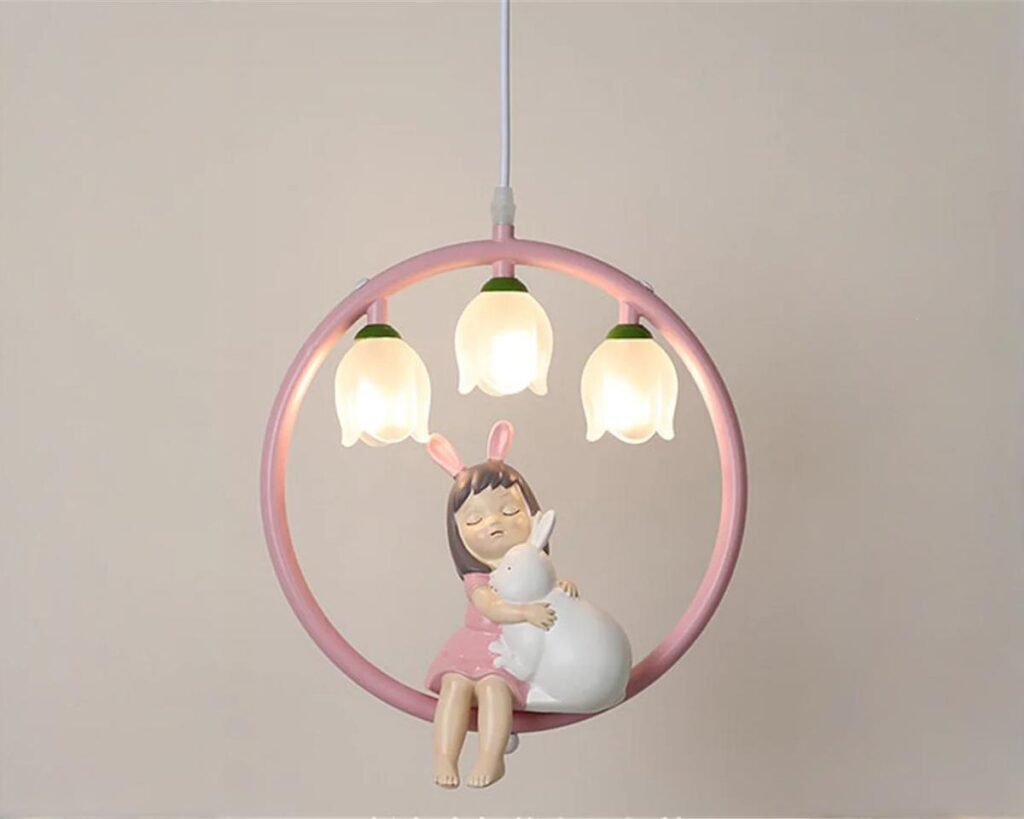 Suspension chambre fille chic et raffinée en résine allumée sur fond gris