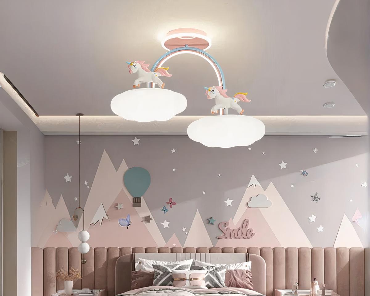 Suspension chambre fille élégante décorée de licornes