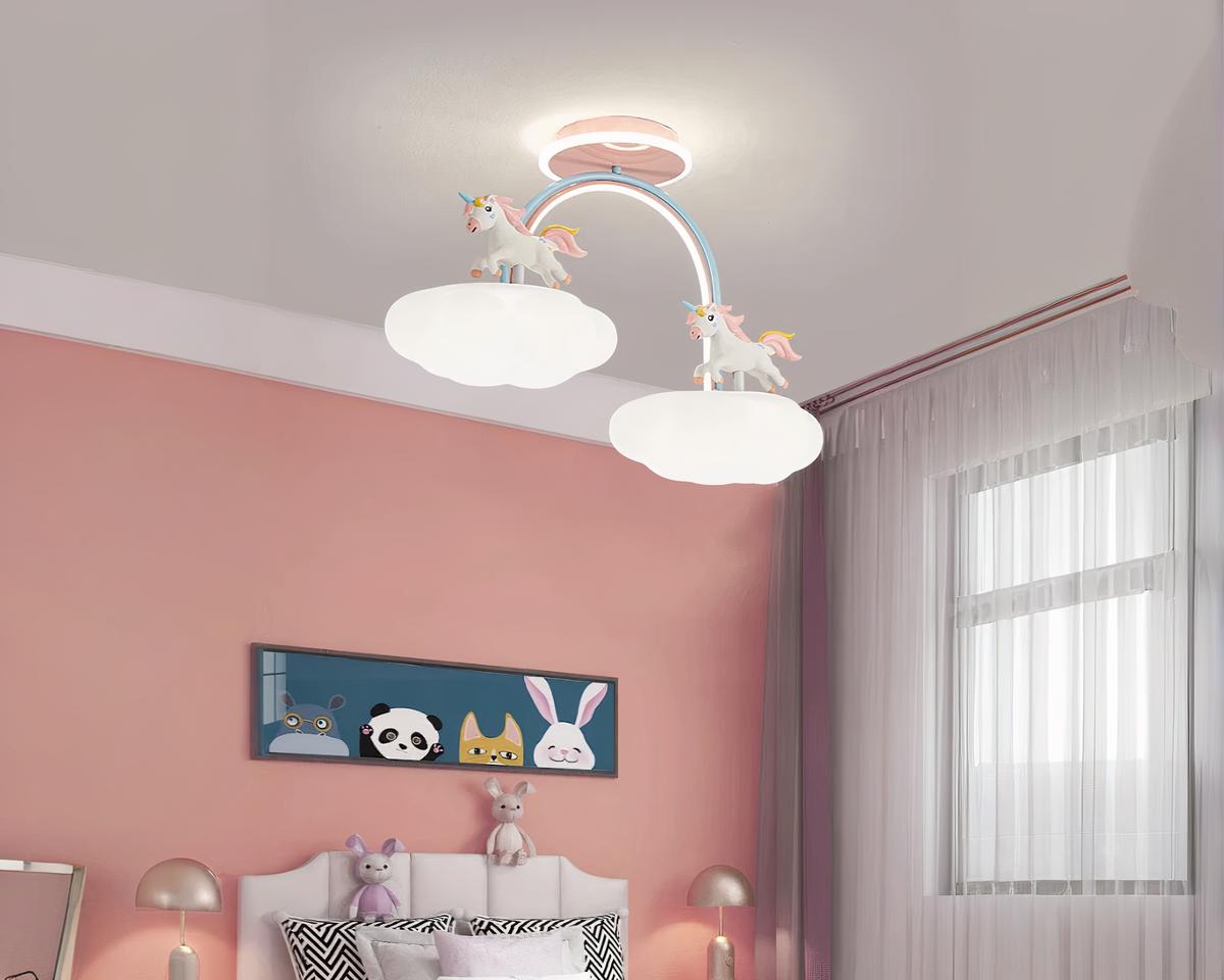 Suspension chambre fille élégante décorée de licornes