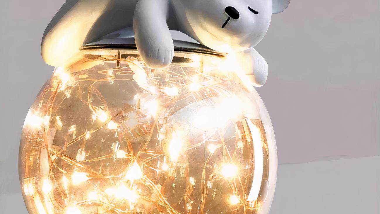 IMG_08_2024_suspension_chambre_garcon_moderne_decoree_ours_blanc_4-image-3.jpg