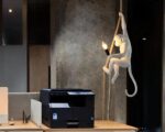 Suspension corde créative et originale allumée dans un intérieur