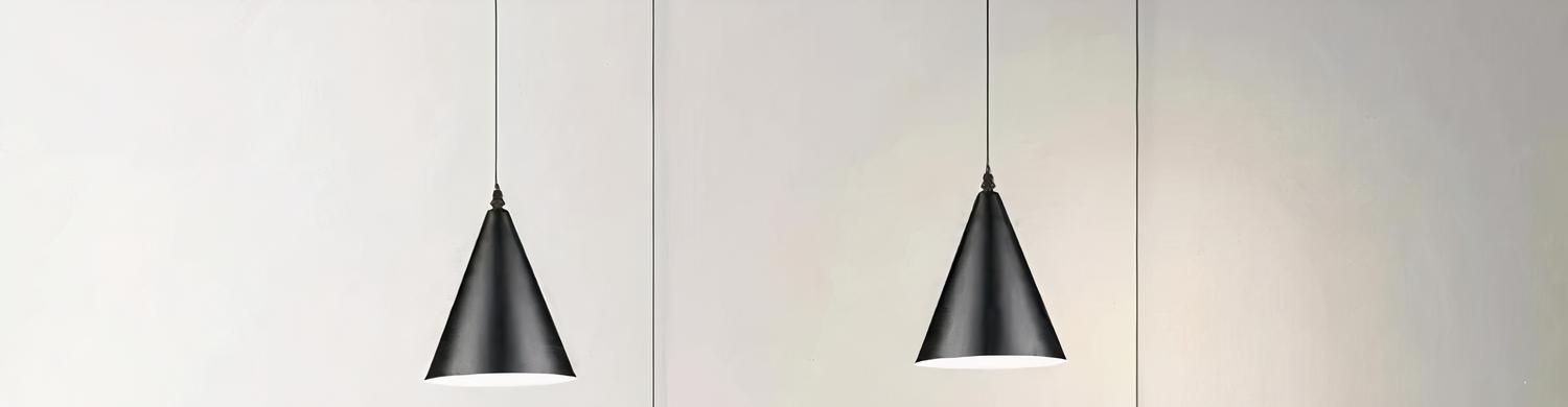 IMG_08_2024_suspension_deportee_noire_moderne_aluminium_1-image-2.jpg