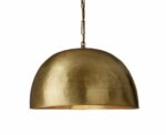 Suspension effet laiton LED classe et luxueuse sur fond blanc