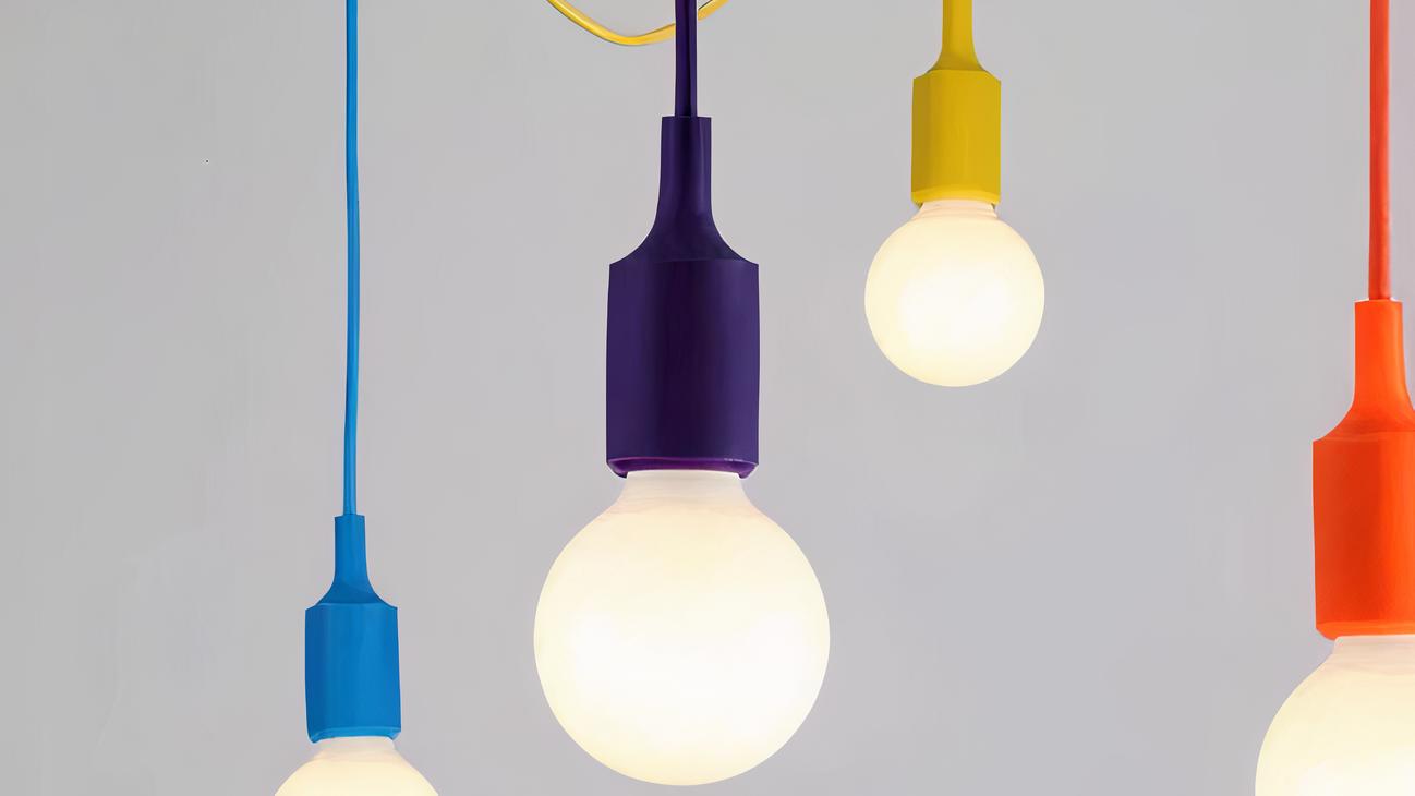 IMG_08_2024_suspension_filaire_multicolore_design_moderne_3-image-3.jpg