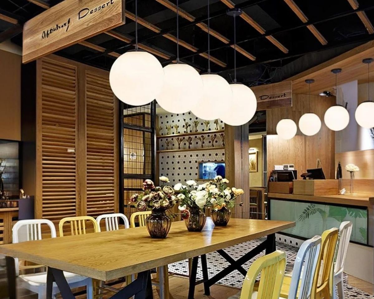 IMG_08_2024_suspension_globe_polyvalente_design_minimaliste_a