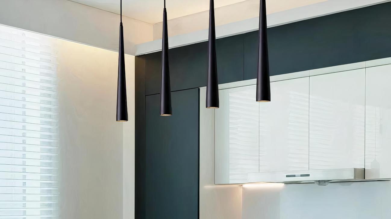 IMG_08_2024_suspension_led_noire_moderne_design_epure_2-image-1.jpg