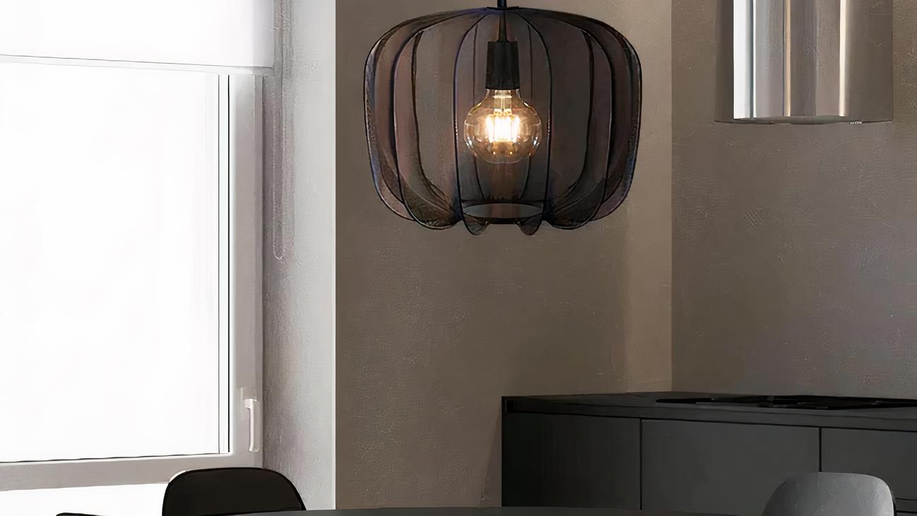 IMG_08_2024_suspension_lin_design_epure_noir_05-image-1.jpg