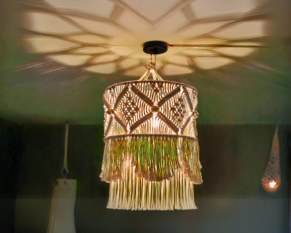 Suspension macramé blanche de style nordique allumée au plafond