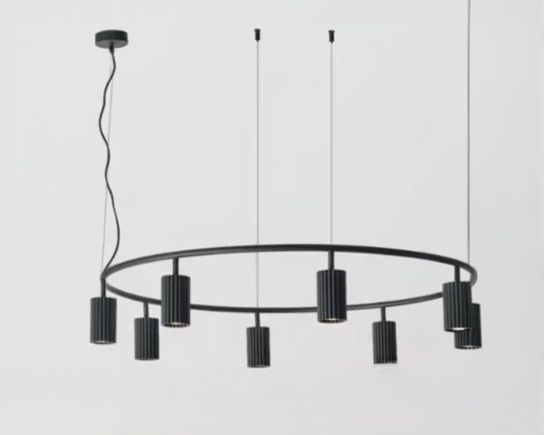 Suspension métal circulaire à 8 têtes sur fond gris