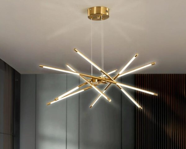 Suspension moderne LED dorée à 12 têtes sur un plafond