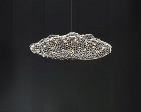 Suspension nuage décorative et créative sur fond noir