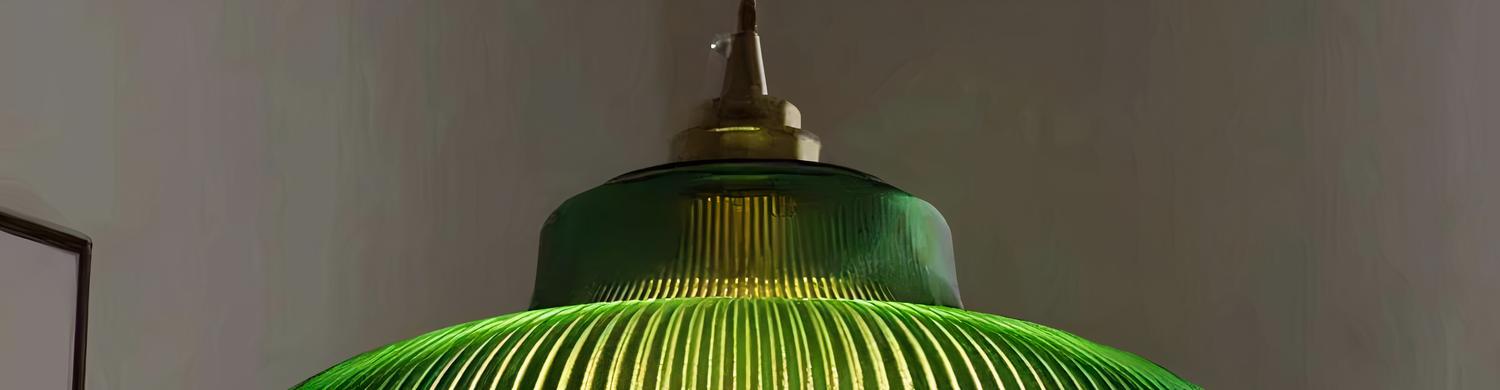 IMG_08_2024_suspension_salle_bain_verte_vintage_verre_01-image-2.jpg