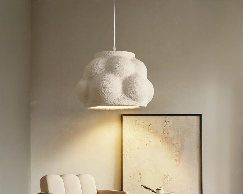 Suspension salle à manger décorative en forme de nuage sur fond gris