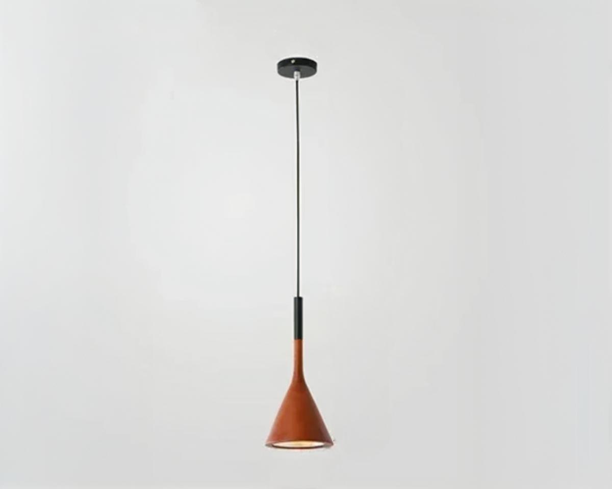 Suspension salle à manger rouge et moderne sur fond gris