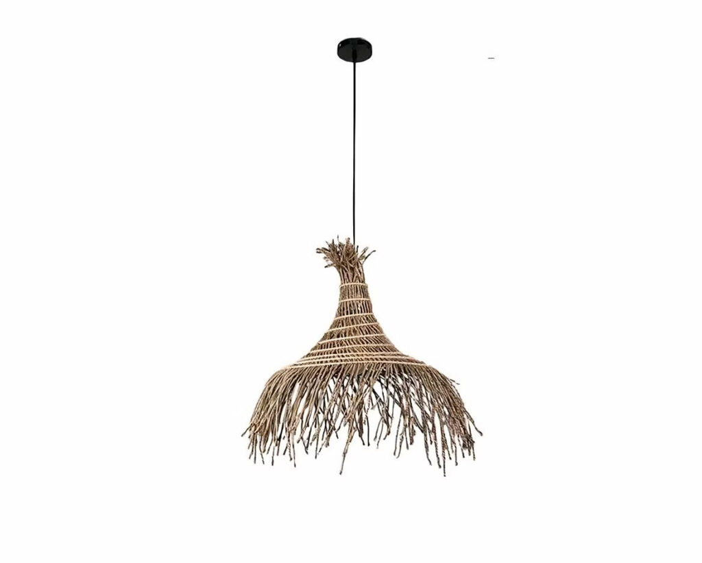 Suspension style raphia art déco, sur fond blanc.