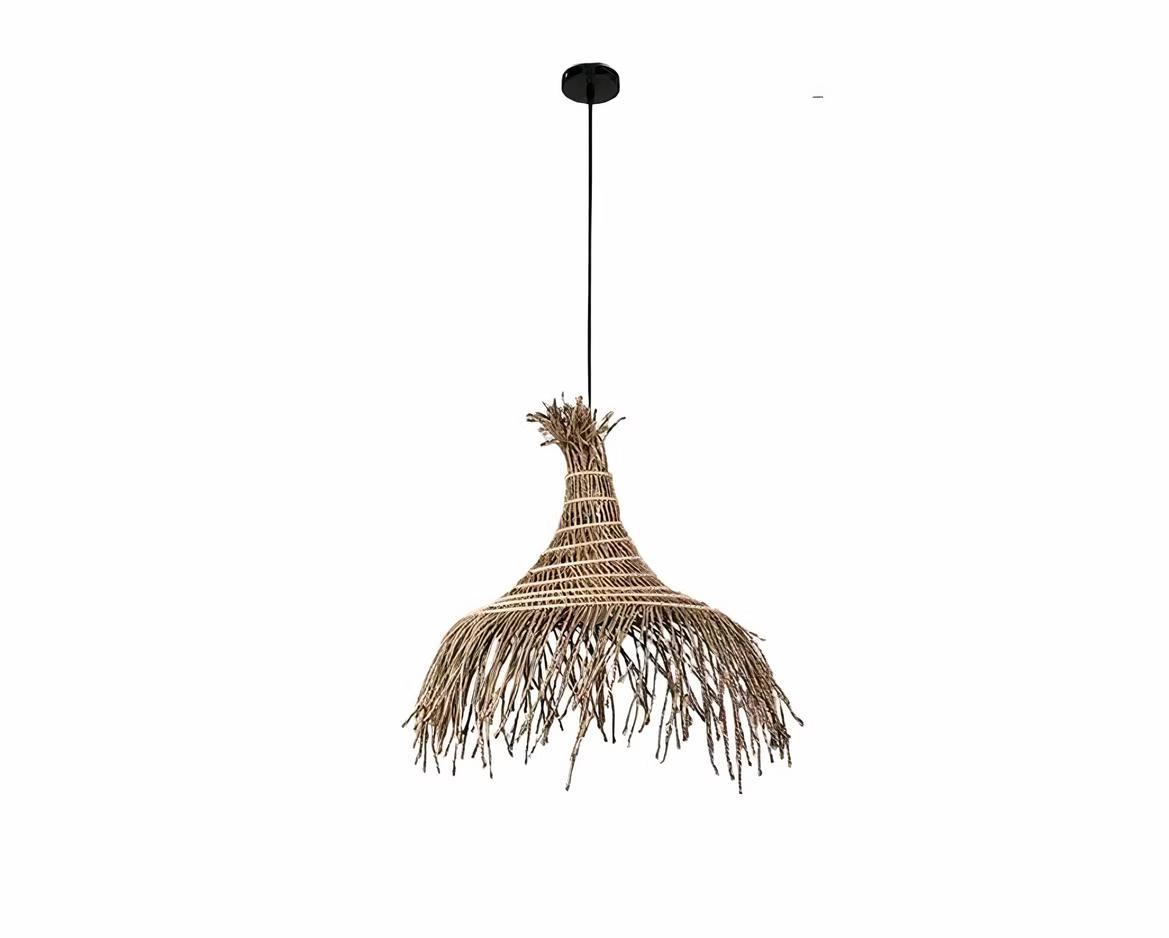 Suspension style raphia art déco, sur fond blanc.