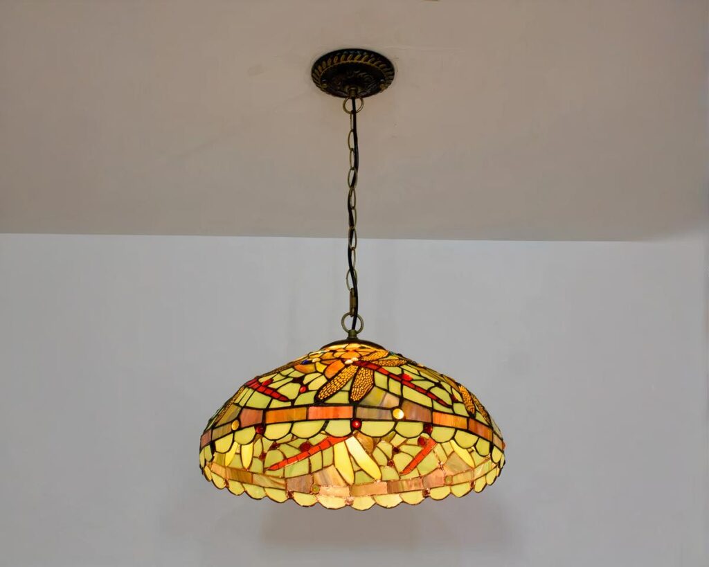 Suspension style Tiffany en verre coloré jaune orangé