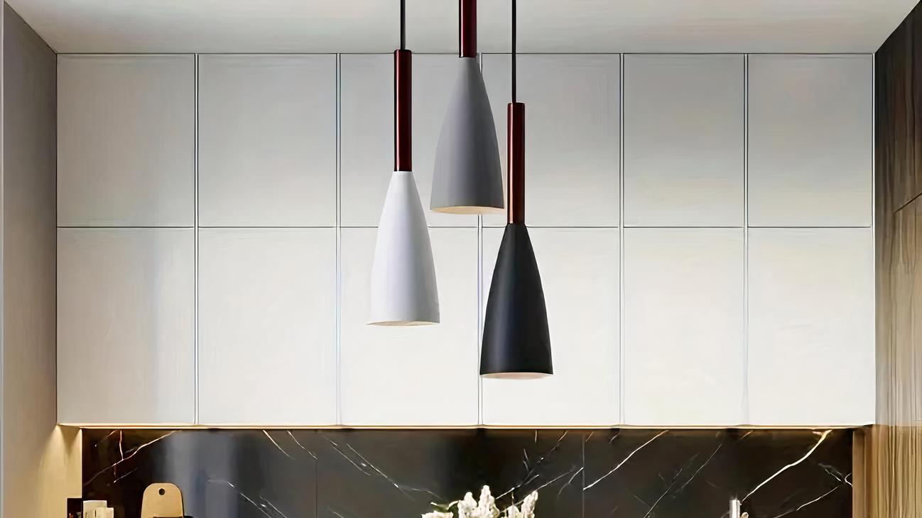 IMG_08_2024_suspension_trois_lampes_design_moderne_2-image-3.jpg