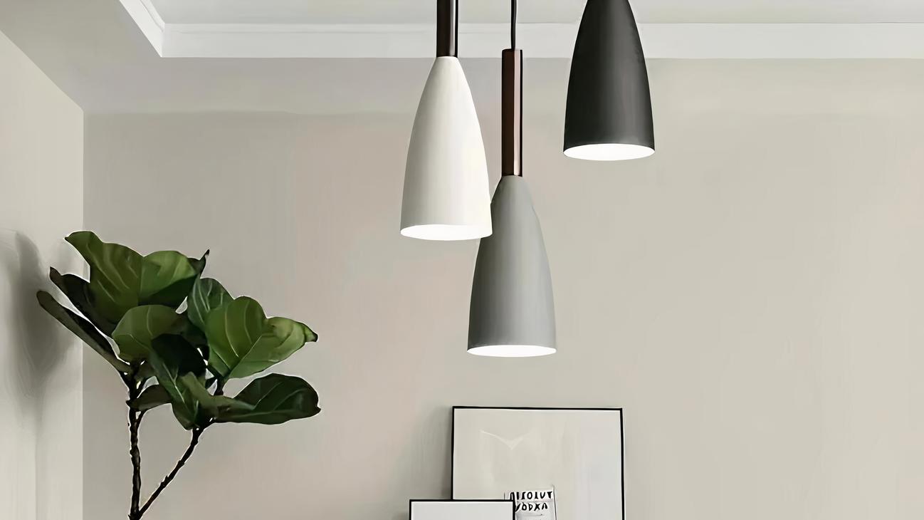 IMG_08_2024_suspension_trois_lampes_design_moderne_3-image-1.jpg