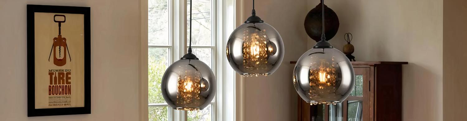 IMG_08_2024_suspension_trois_lampes_elegante_style_luxueux_2-image-2.jpg