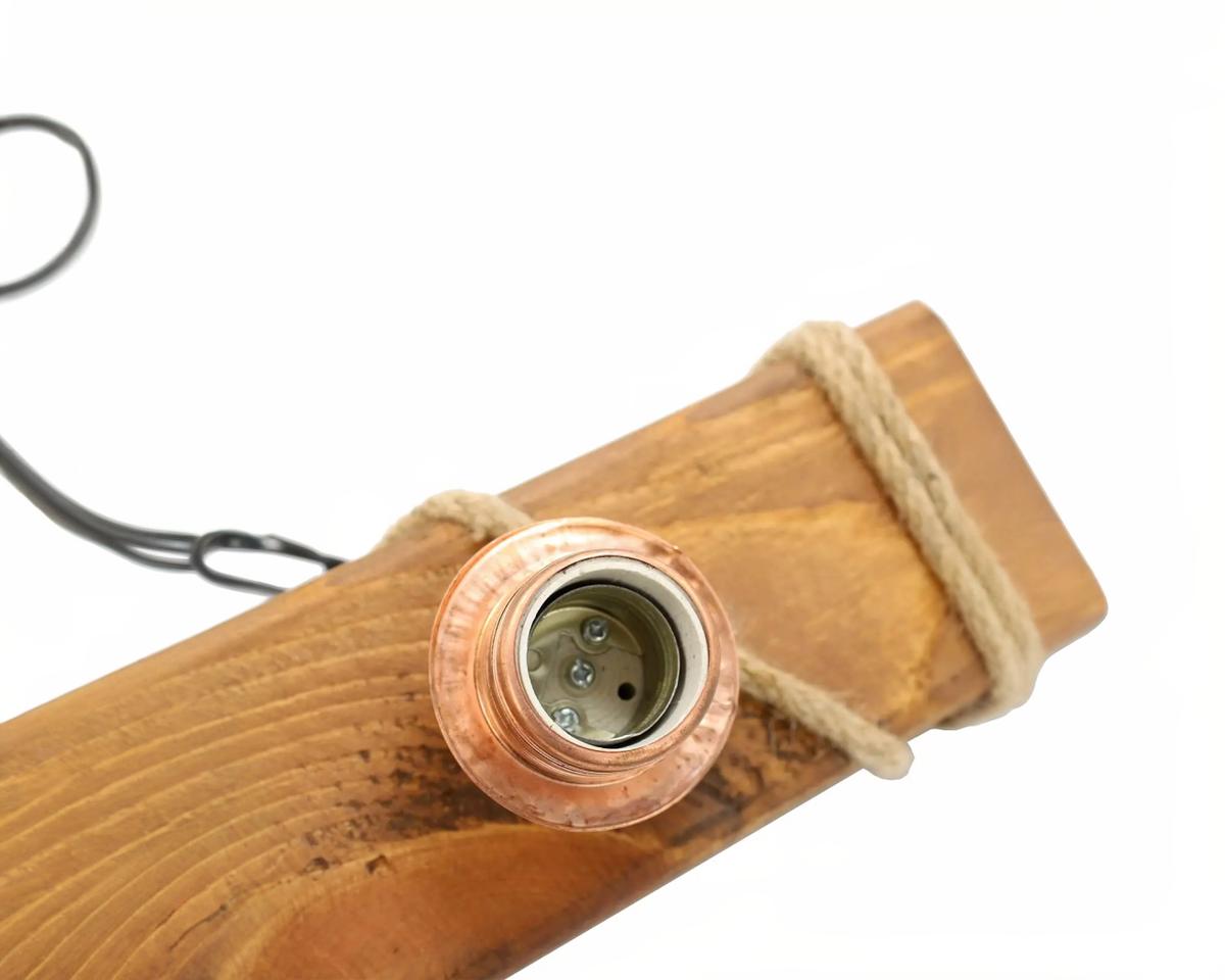 Suspension trois lampes vintage et raffinée en bois