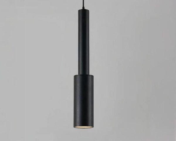 Suspension tube LED moderne et épurée noire allumée sur fond gris