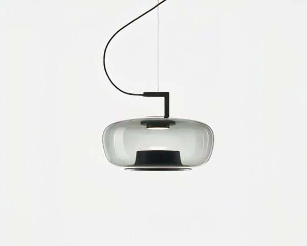 Suspension verre fumé LED chic et sophistiquée sur fond gris