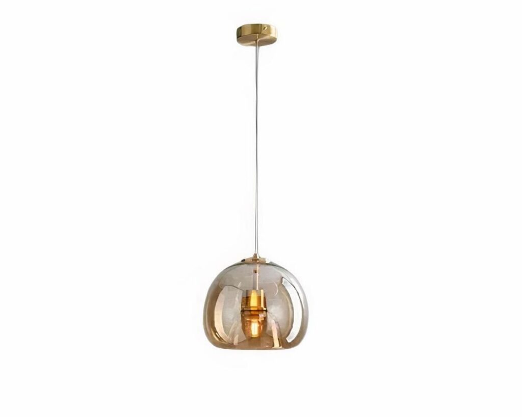 Suspension verre fumé LED minimaliste et dorée sur fond blanc.