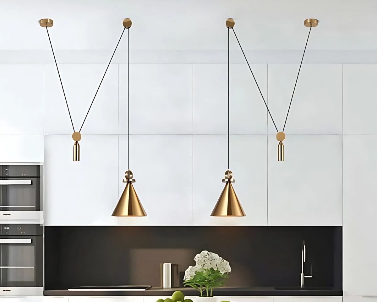 La suspension déportée : design moderne et fonctionnalité Conseils et astuces IMG suspension deportee doree elegante raffinee 3