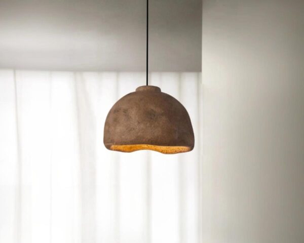 Suspension terre cuite au design japonais sur fond gris