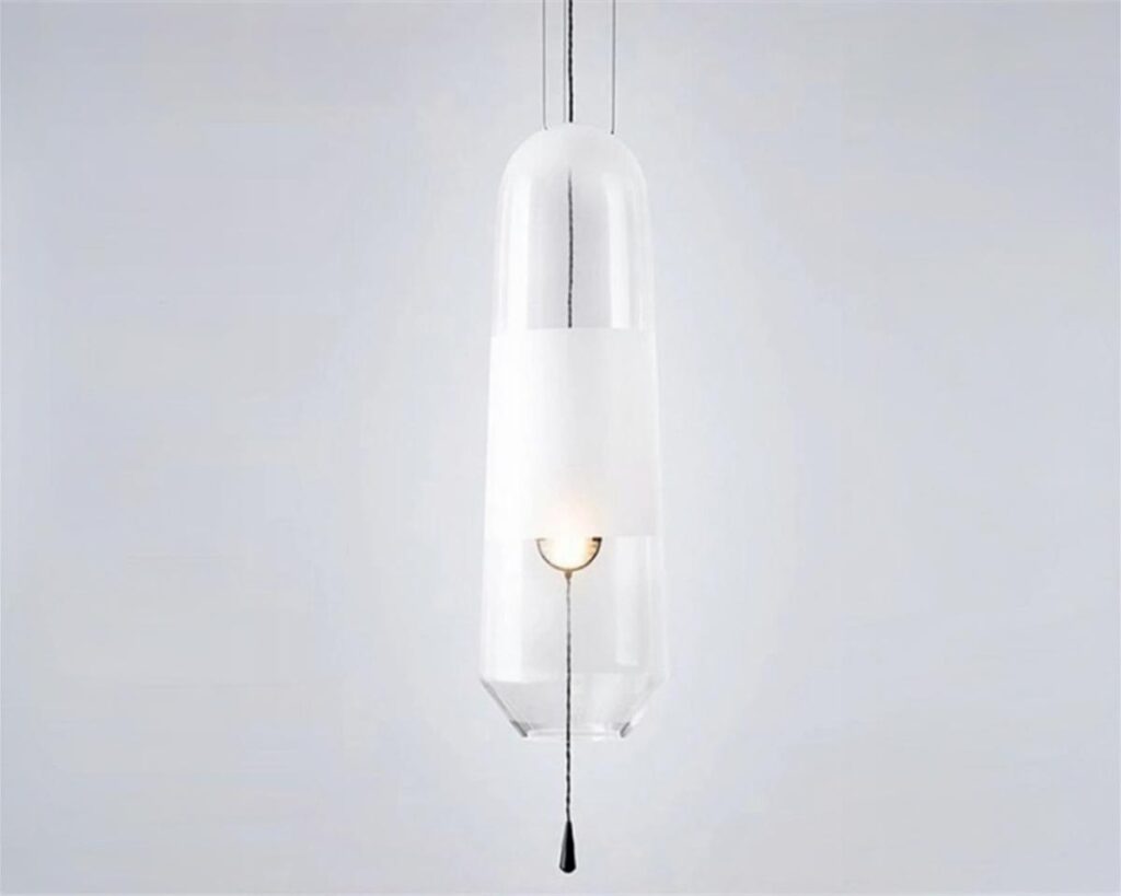 Suspension nordique blanche et décorative