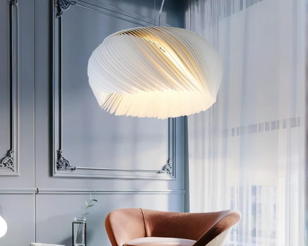 Suspension artistique et décorative dans une pièce